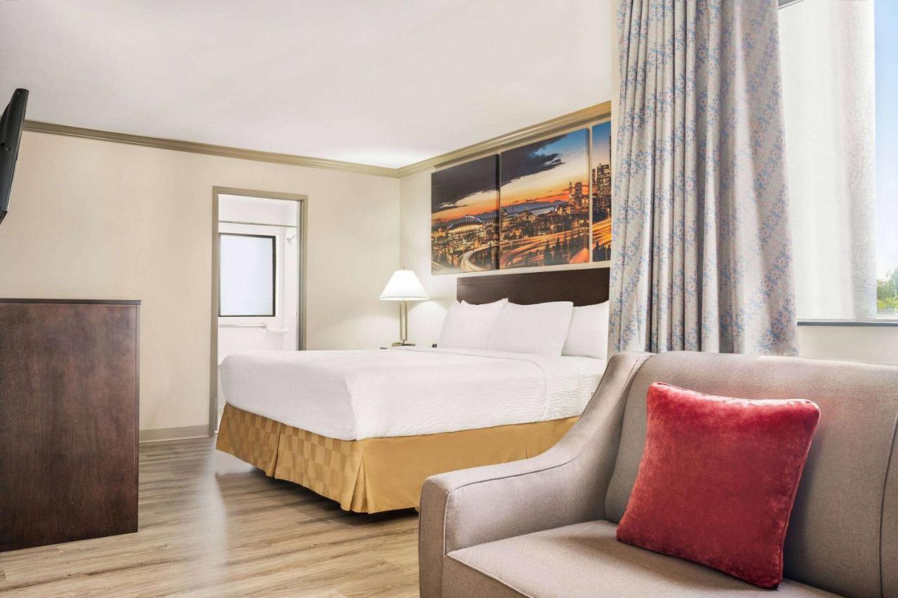 Baymont By Wyndham Monterey Park Hotel Luaran gambar
